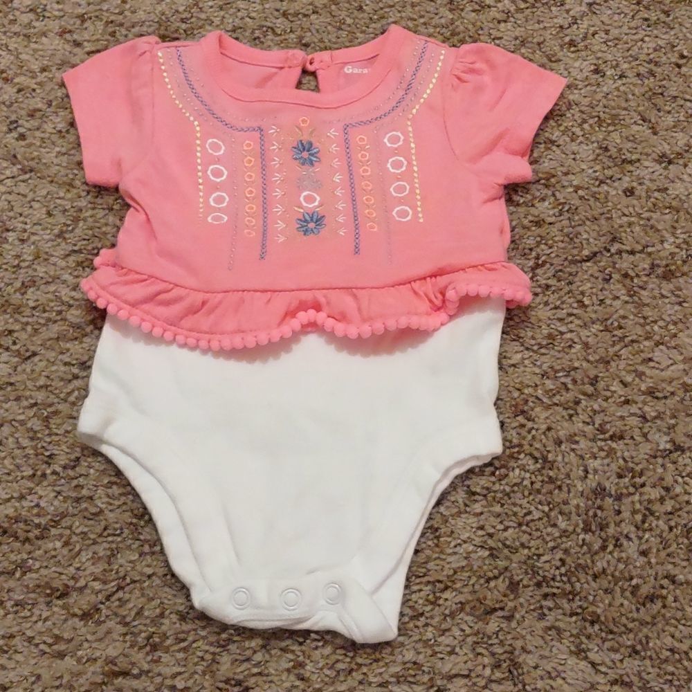 Garanimals  Girls size 0 to 3 Months‎ Pink White one piece outfit rufffle waist